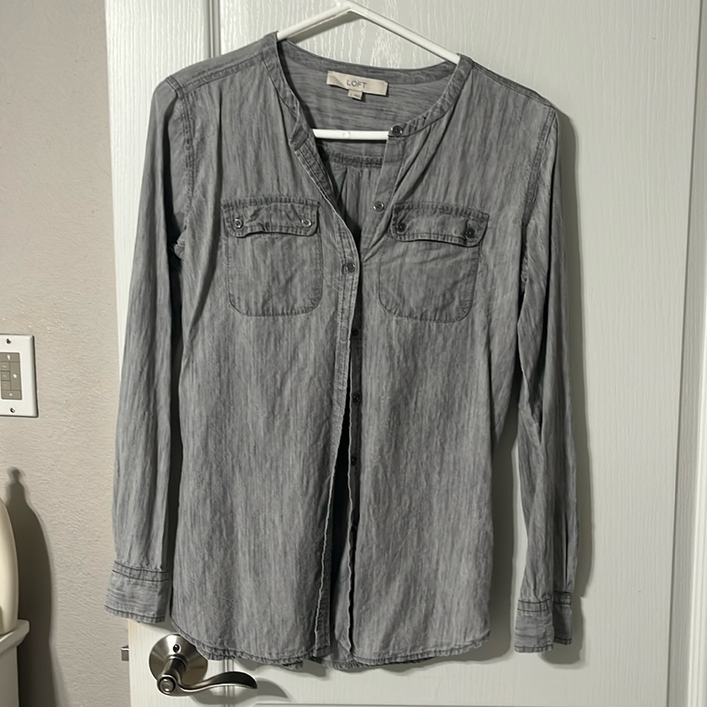 Never Worn! Very Cute! Loft Button Down Grey Shirt, Size Small.
